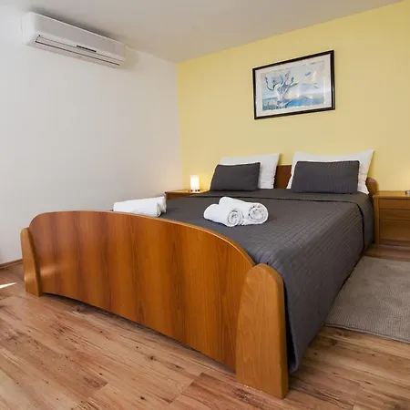 伯里克别墅公寓 公寓