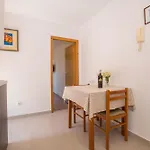 伯里克别墅公寓 *